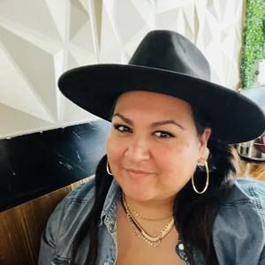 Meet your Posher, Paulina